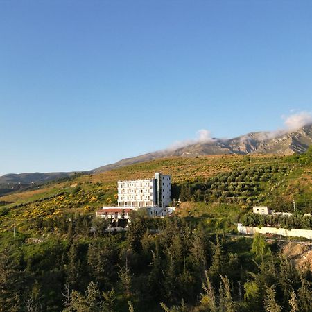 Doko Hotel Radhime Exterior photo